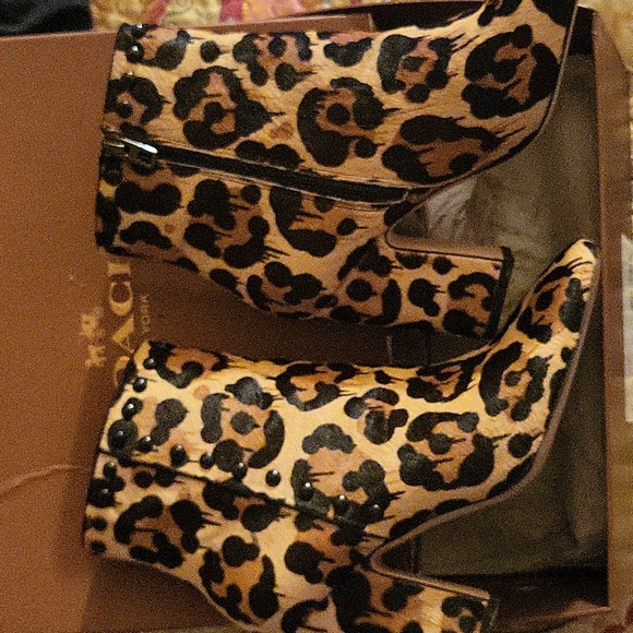 Coach Shoes - Picture 2 of 3